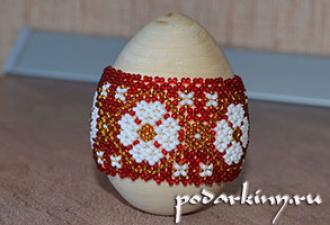 Easter eggs made of beads: from simple to complex